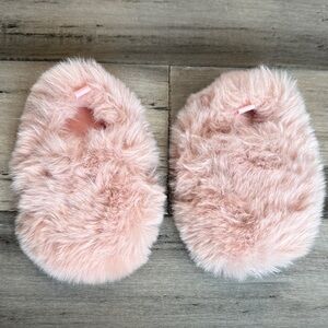 NWOT Fluffy Pink Slippers